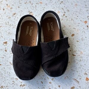 Toms Kids Toddler Black Canvas Slip-On Sneakers with Velcro strap